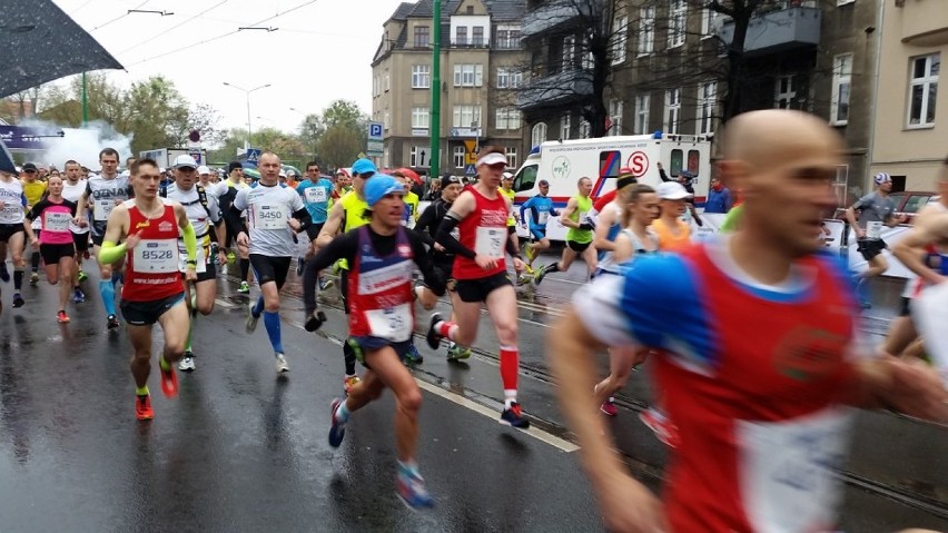 PKO Poznań Półmaraton: Zdjęcia ze startu półmaratonu. Odnajdź siebie! - część 1 [WIELKA GALERIA]