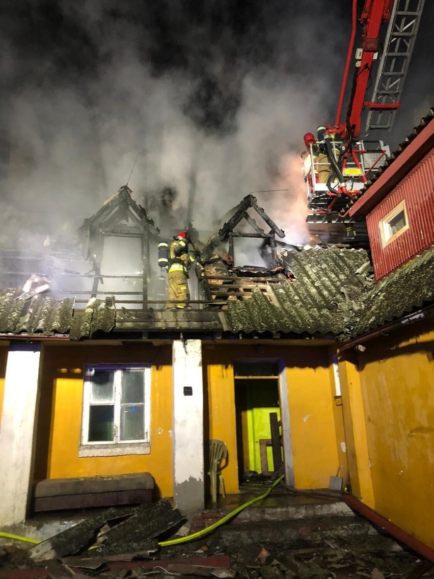 Pożar gasiło 6 zastępów strażackich z Kwidzyna, Gardei oraz...