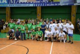 Bokserzy kontra żużlowcy w Hali Polonia [ZDJĘCIA] Gwiazdy zagrały w charytatywnym meczu organizowanym przez Marcina Najmana
