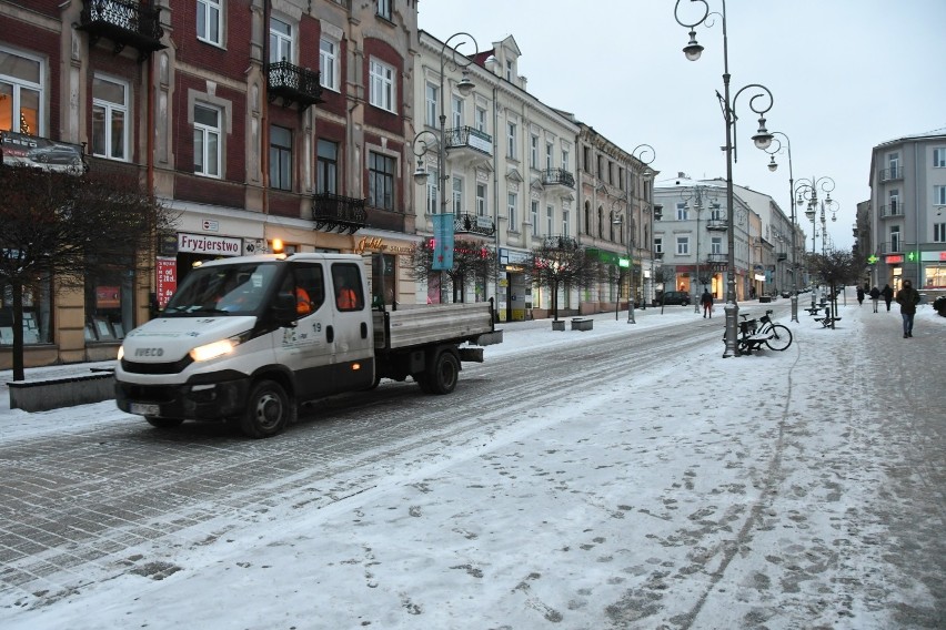 Mróz przestraszył mieszkańców Kielc. Na mieście pustki [ZDJĘCIA]