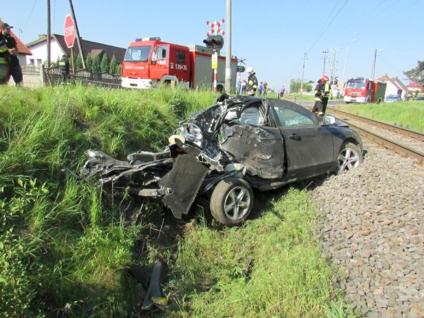 Śmiertelny wypadek na przejeździe kolejowym w Tarchałach Wielkich [FOTO]