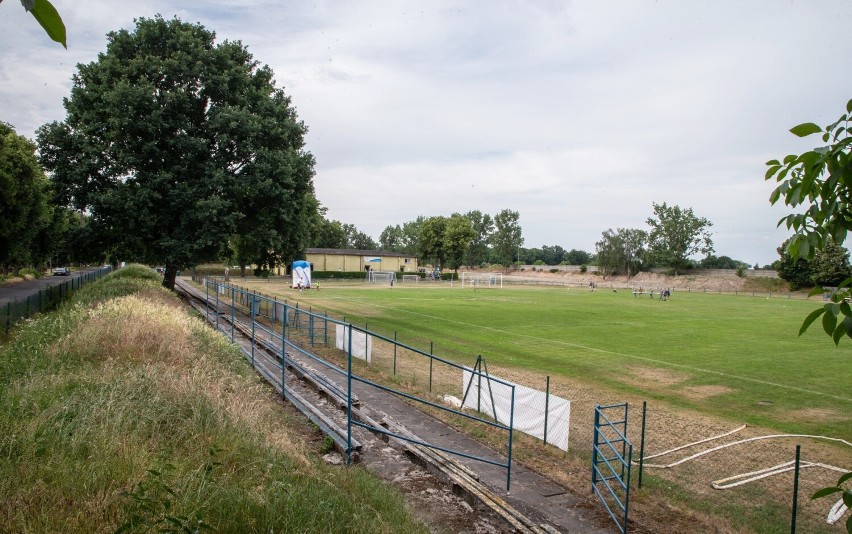 Stadion Kluczevii Stargard po awansie do III ligi musi się zmienić. Zobaczcie, jak teraz wygląda