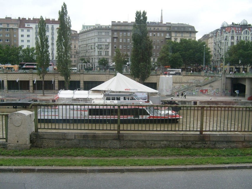 Żegluga pasażerska po Dunaju została (ze względu na wysoki...