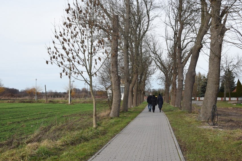 Noworoczny spacer ulicami miasta Zbąszynia, w pierwszym dniu roku 2023