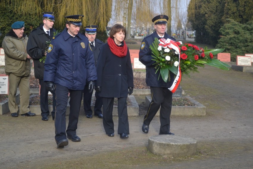 Częstochowa: Pomnik Żołnierzy Radzieckich. Przedstawiciele miasta złożyli kwiaty [ZDJĘCIA]