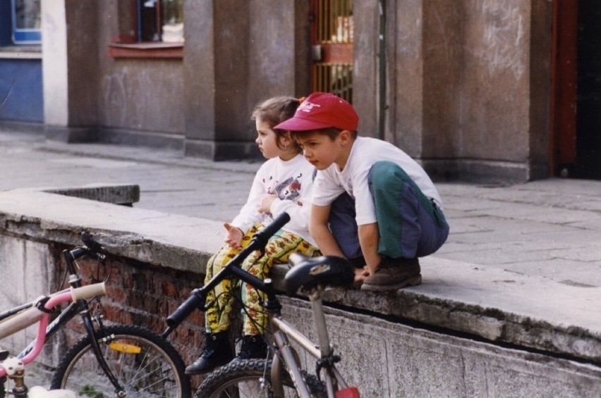 Szczecin w latach 90. Pamiętasz ten okres? Zobacz jak kiedyś wyglądało miasto [ZDJĘCIA]