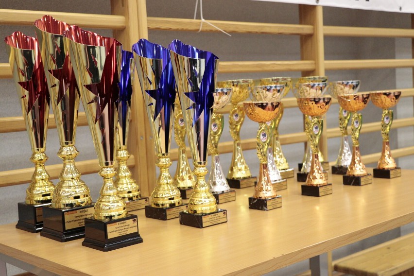 Na podium otwartego turnieju tenisa stołowego Hydropex Cup w Złotowie stanęli zwycięzcy. Finaliści odebrali puchary