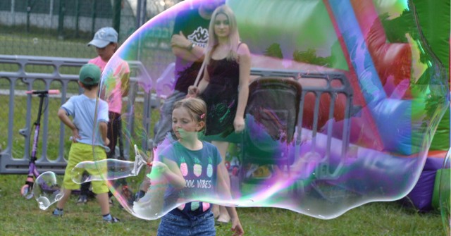 Festiwal Baniek Mydlanych w Wieluniu. Dzieci bawiły się doskonale