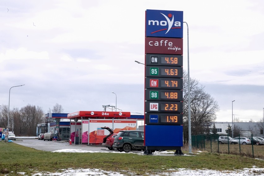 Stacja Paliw MOYA - ul. Wrobela

Cena za litr benzyny...