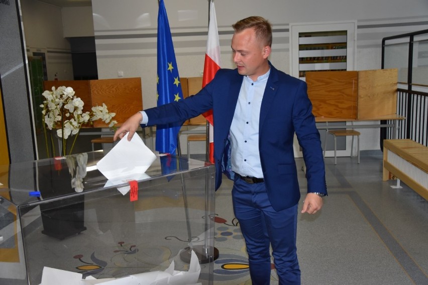 Wybieraliśmy dziś posłów do Europarlamentu - Kiełpino, Somonino  ZDJĘCIA