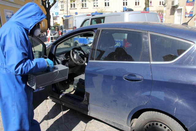 Firma Sprzątająca "Amelia" z Międzychodu przez cały dzień bezpłatnie dezynfekuje samochody mieszkańców powiatu międzychodzkiego (10.04.2020).