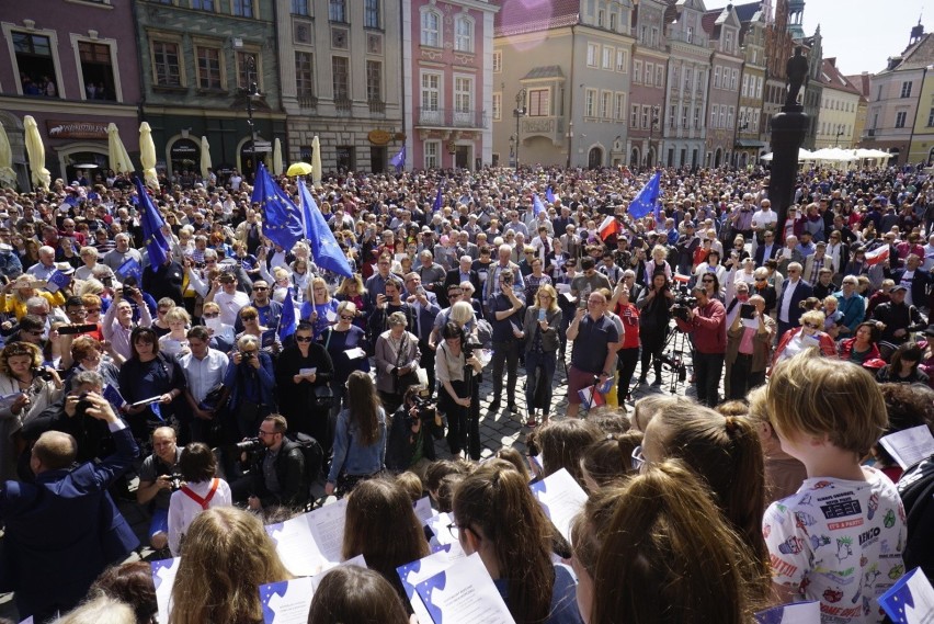 "Oda do radości", czyli hymn Unii Europejskiej, została...