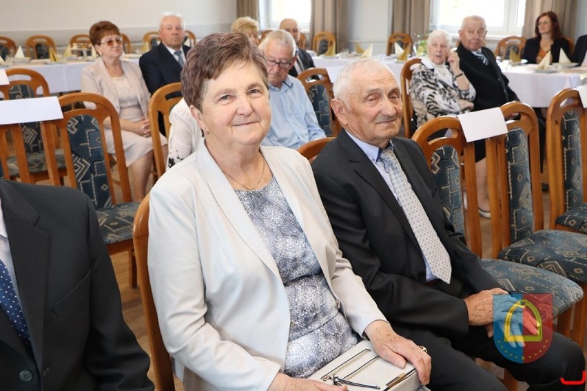 Jubileusz 50-lecia pożycia małżeńskiego w Gminie Czarnożyły. Odznaczono 19 par