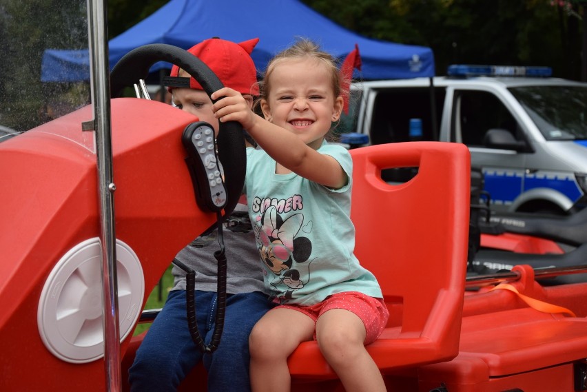 Piknik "Witaj szkoło! Wracamy bezpiecznie" w Kraśniku. Miejska OSP zaprezentowała nowy samochód. Zobaczcie zdjęcia!