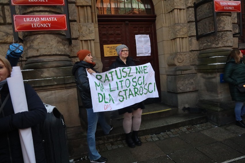 Strajk pracowników Miejskiego Ośrodka Pomocy Społecznej w Legnicy, zobaczcie zdjęcia