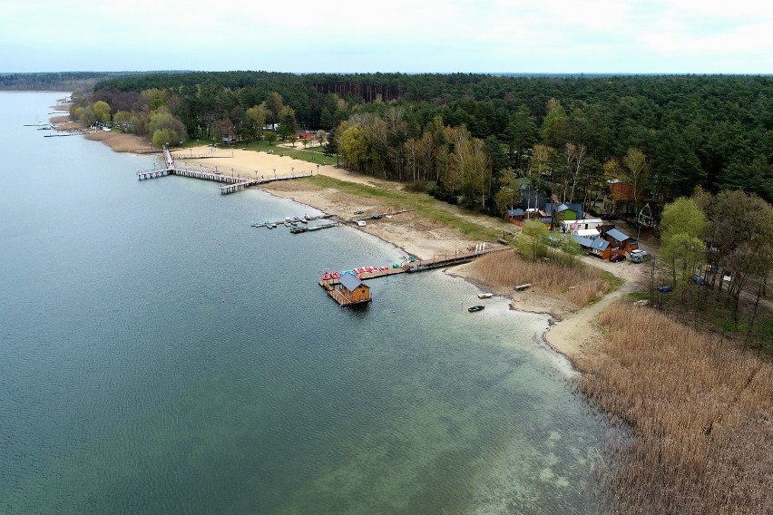 Jezioro Głębokie leży niecałe 30 km od Świebodzina....