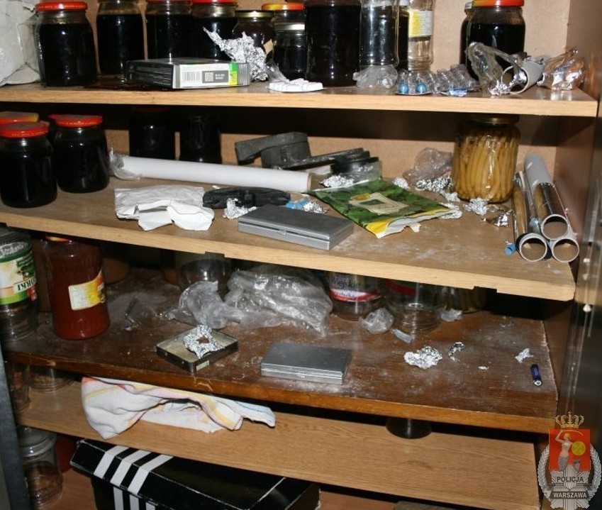 Gocław: Haszysz, marihuana i kokaina w piwnicy