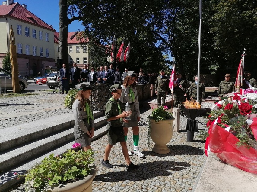 W Sandomierzu upamiętniono 83. rocznicę wybuchu II wojny światowej. Przed pomnikiem 2. Pułku Piechoty Legionów i 4. Pułku Saperów