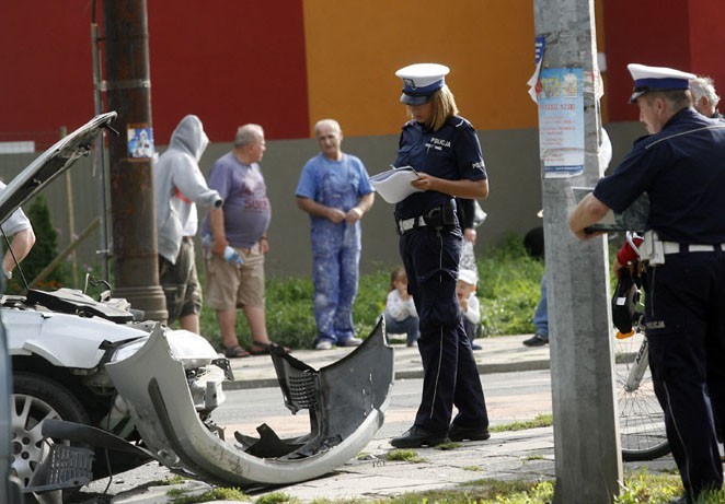 Legnica: Wypadek na Lotniczej(ZDJĘCIA)