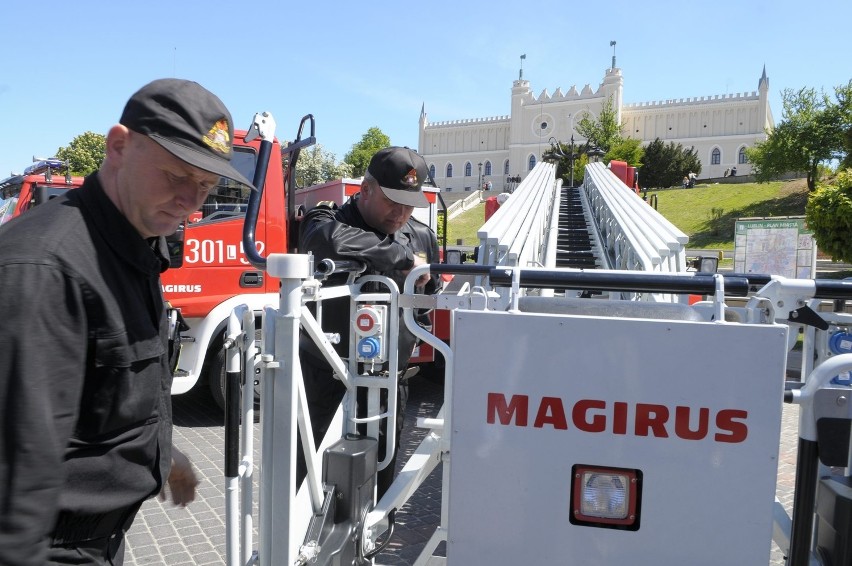 Ul. I Armii Wojska Polskiego: pożar na I piętrze. Dwie osoby trafiły do szpitala