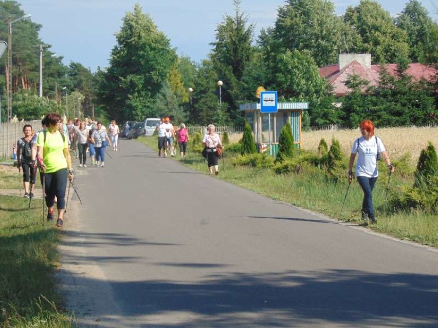 Marsz nordic walking w Nowolipsku