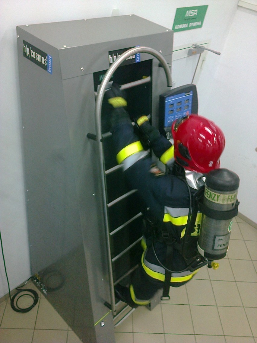Straż Pożarna w Jarocinie: Strażacy ćwiczyli w komorze...