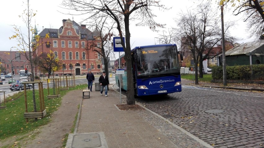 Pasażerowie skarżą się na problemy z kursowaniem linii numer...