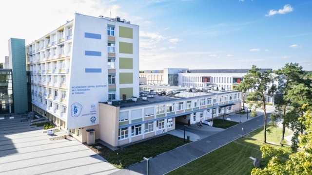SOR na Bielanach znajduje się obecnie na parterze starego, głównego budynku szpitala. W poniedziałek rozpocznie się jego przeprowadzka do nowego obiektu