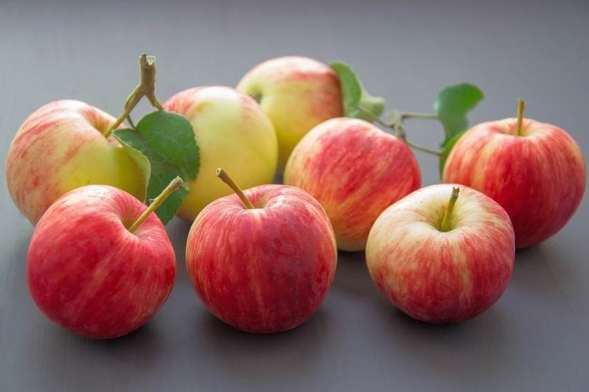 Co dzieje się z naszym organizmem gdy jemy jabłka? Kto...