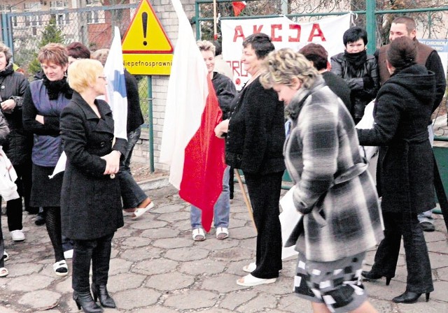 Pracownicy DPS w Radziechowicach przyjmą propozycję starostwa, ale stawiają warunki