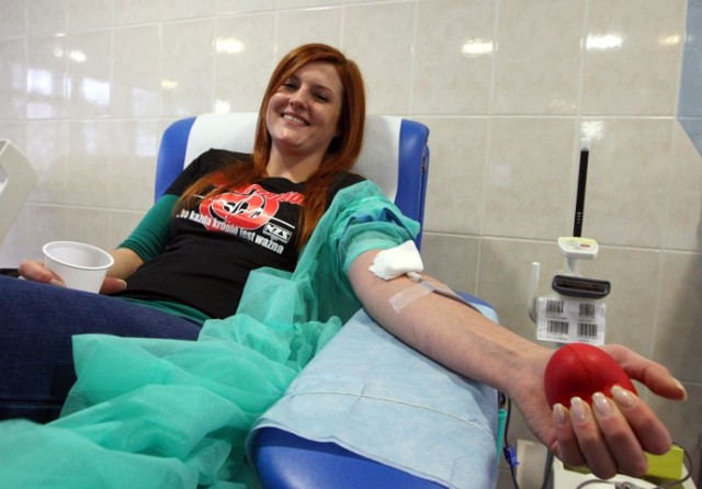 Wampiriada 2014 w Szczecinie: Pierwszeni akcji krew oddało ponad 100 studentów [wideo]