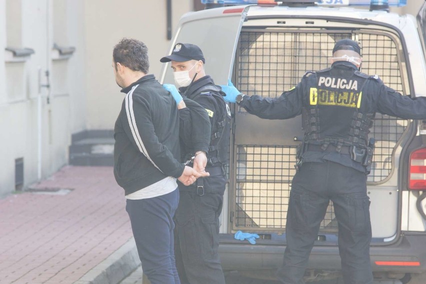 Sąd w Kaliszu: Tymczasowy areszt dla sprawcy fałszywych...