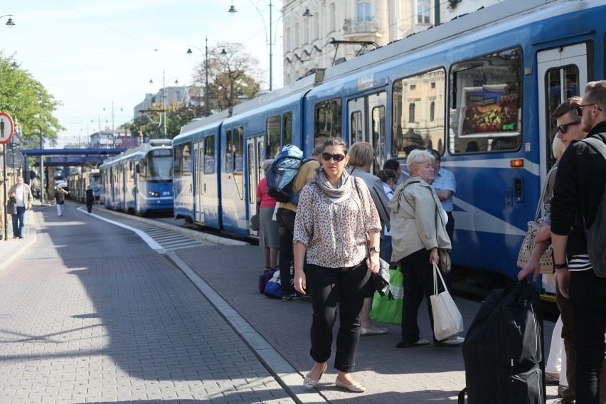 Kraków: tramwaj zepsuł się w centrum miasta [ZDJĘCIA]