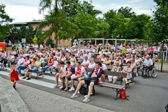 Ciechocinianie i kuracjusze będą mogli zobaczyć mecze na ledowym ekranie o powierzchni 15,6 m²