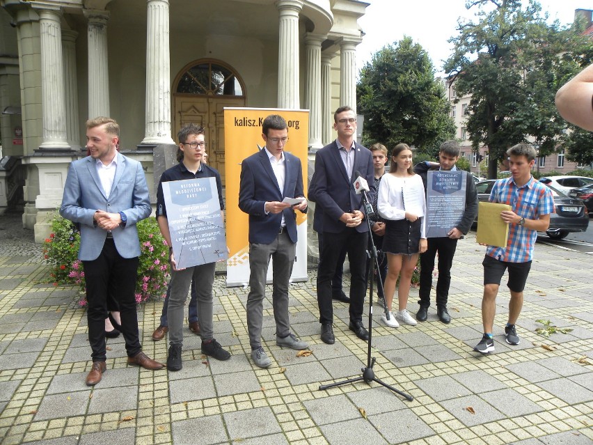 Młodzieżowa Rada Miasta Kalisza po nowemu. Jest propozycja nowego statutu. ZDJĘCIA