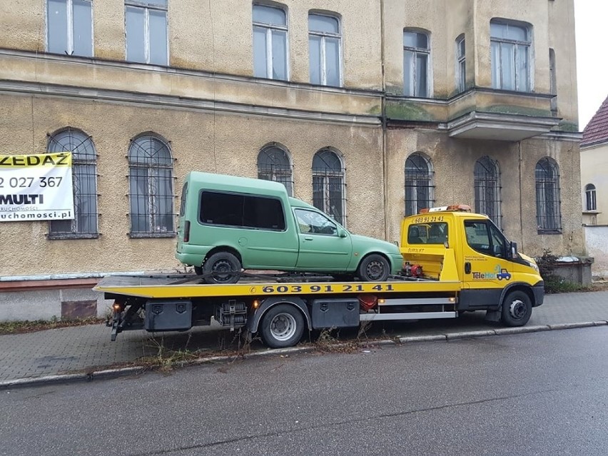 Straż Miejska w Stargardzie ściągnęła z ulic kolejne wraki