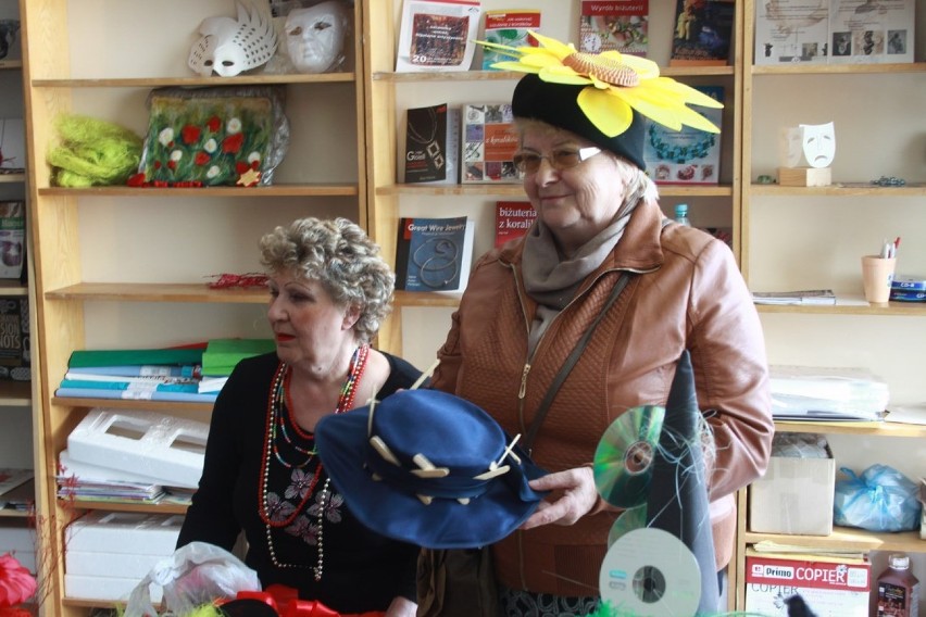 Korowód kreatywnych kapeluszy na Dni Puław