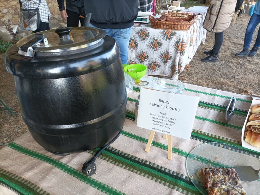 Rolny Targ pod Wieżą czynny jest w każdą sobotę od godz....