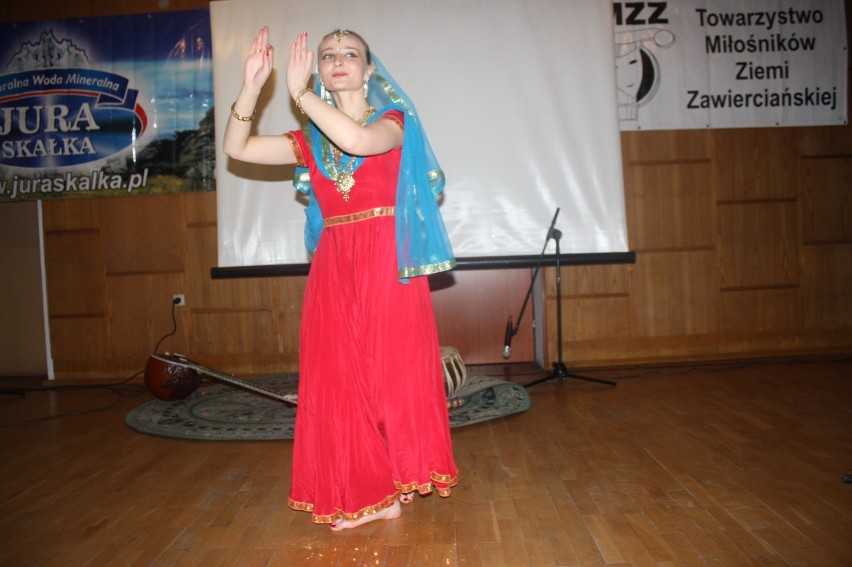 Pokaz tańca kathak w wykonaniu Kaliny Duwadzińskiej