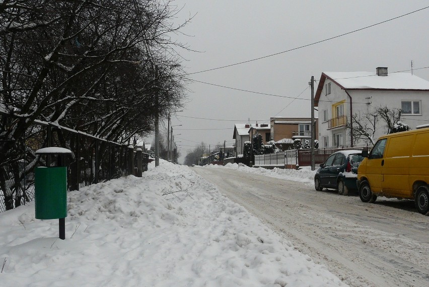 Atak zimy w Tomaszowie. Zarządcy dróg liczą każdy grosz