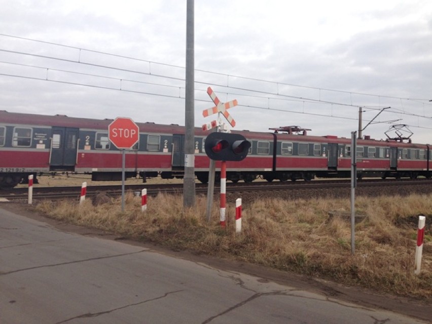 Bezpieczny przejazd kolejowy - akcja pleszewskiej policji oraz ochrony kolei