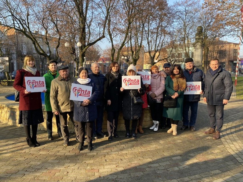 W Tomaszowie i Opocznie ruszyła zbiórka podpisów pod projektem Nowej Lewicy w sprawie renty wdowiej
