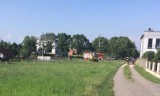Helikopter LPR lądował na ulicy Zakątek w Rybniku. Mężczyzna spadł z dachu