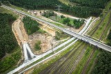 Ruch wahadłowy na ulicy Bugajskiej w Częstochowie. Trwa kolejny etap prac związanych z rozbudową drogi