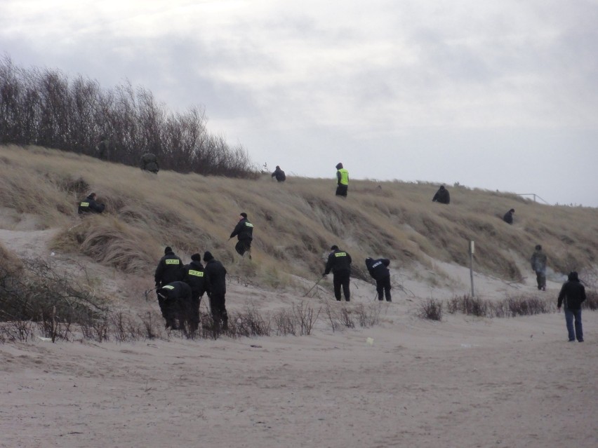 Darłowo. Policja szukała szczątków Michała ze Sławna na plaży w Darłówku Zachodnim
