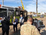 Wrocław. Motorniczy MPK dostał nagrodę za ewakuację pasażerów z płonącego tramwaju. Brawo!