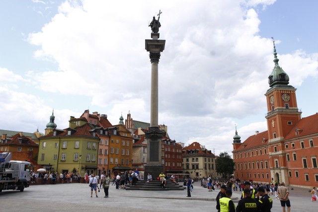 Szalik legii zawisł na kolumnie Zygmunta. Król uczcił zwycięstwo