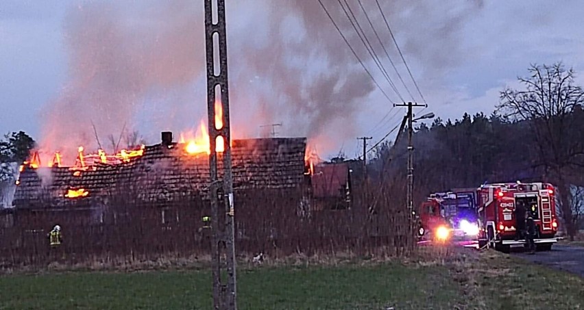 Pożar domu w Brodni Dolnej w gminie Buczek    