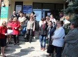 Chełm: protest pielęgniarek i położnych przed siedzibą dyrekcji szpitala