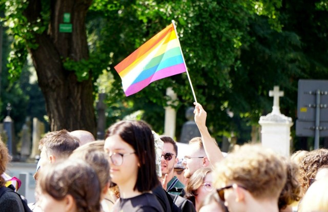 Ranking szkół przyjaznych osobom LGBTQ+ stworzono na podstawie opinii 12 tysięcy osób z szesnastu województw. Na kolejnych slajdach wyniki z regionu.
